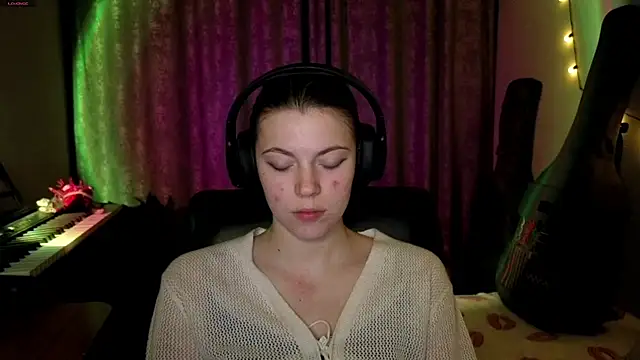 CutieAnny online show from 04-13-26, 09:31