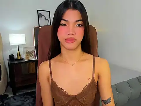 Snapshot of CassieSommereux chatting on 10-09-25, 06:33 CassieSommereux online show from 10-09-25, 06:33
