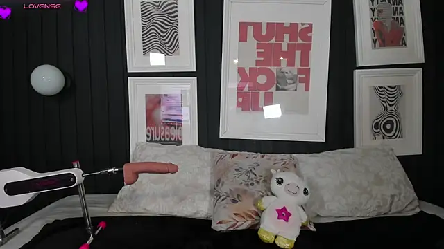 Manelyk evanss  online show from 02-16-26, 05:20