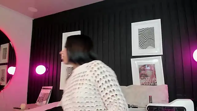 Manelyk evanss  online show from 03-25-26, 05:41