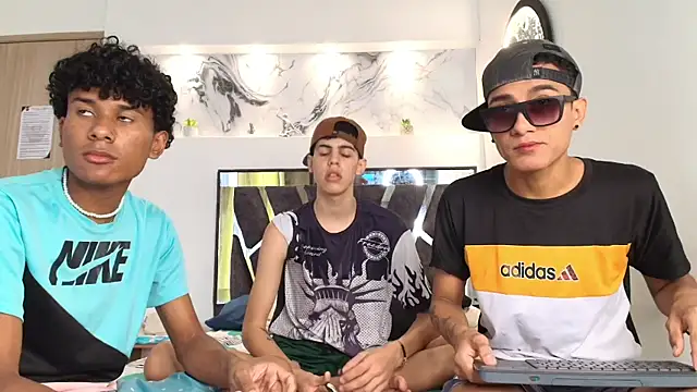 Snapshot of YOUNGS_GUYS chatting on 09-14-25, 07:24 YOUNGS GUYS online show from 09-14-25, 07:24