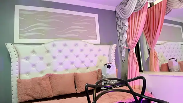 Snapshot of _camila_ortiz chatting on 09-16-25, 07:37 camila ortiz online show from 09-16-25, 07:37