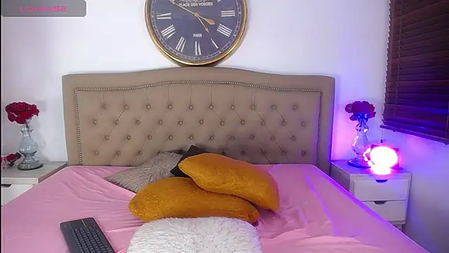 AuroraRicci online show from 10-23-25, 01:21