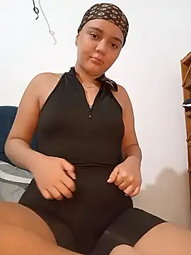 Snapshot of tony_and_katy chatting on 01-07-26, 01:35 tony and katy online show from 01-07-26, 01:35