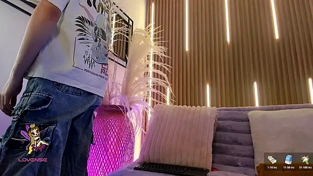 ArianaSantana online show from 11-21-25, 12:48