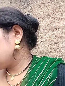 Snapshot of Rashili_jaan chatting on 06-27-26, 01:17 Rashili jaan online show from 06-27-26, 01:17