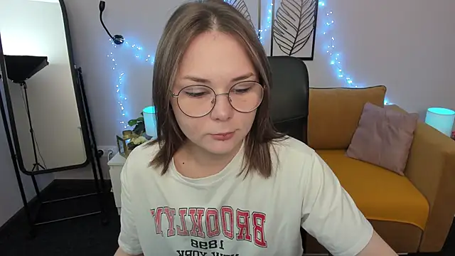 Sophi gi online show from 09-15-25, 03:06