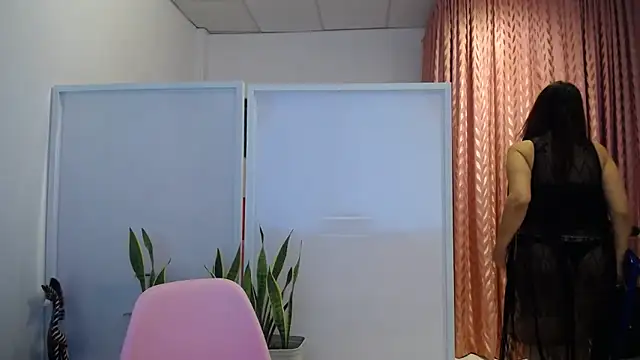 Manuela lara  online show from 11-19-25, 02:39