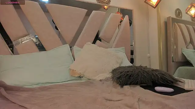 i Carolinee online show from 10-01-25, 12:11