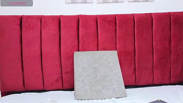 Snapshot of Veronica_Mae chatting on 09-13-25, 04:12 Veronica Mae online show from 09-13-25, 04:12