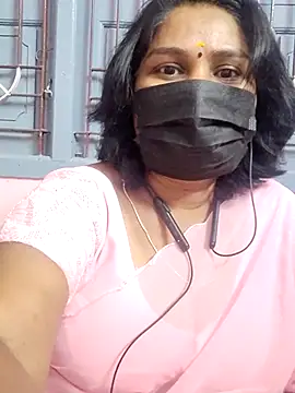 Snapshot of Tamil_Azhaghi25 chatting on 05-15-26, 05:20 Tamil Azhaghi25 online show from 05-15-26, 05:20