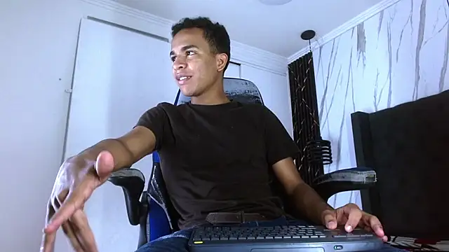 aston xvera online show from 10-21-25, 03:51