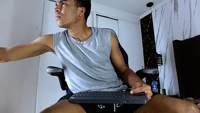 aston xvera online show from 10-28-25, 03:21