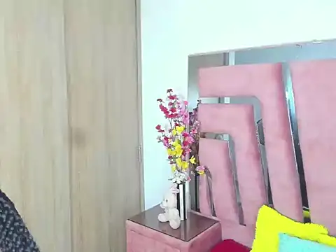 MaraKarly online show from 11-13-25, 08:41