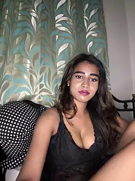 STRIP GLOW online show from 03-07-26, 05:32