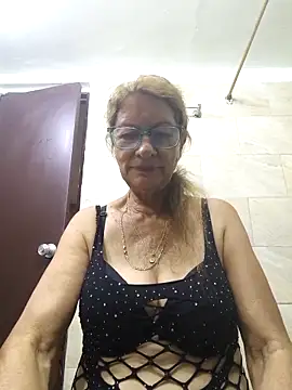 Snapshot of MaryLunne chatting on 09-30-25, 11:54 MaryLunne online show from 09-30-25, 11:54