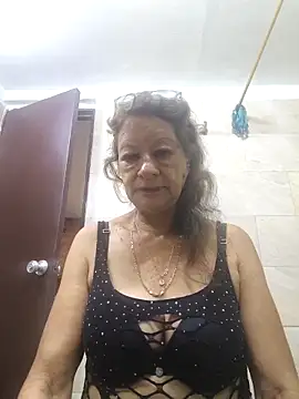 Snapshot of MaryLunne chatting on 10-14-25, 11:55 MaryLunne online show from 10-14-25, 11:55