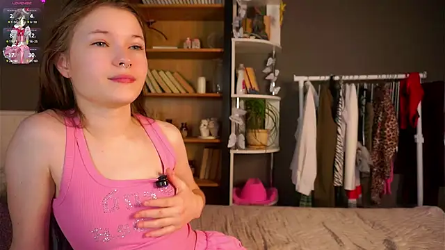 LynHillaire online show from 12-05-25, 11:08