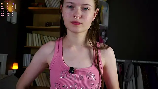 LynHillaire online show from 12-22-25, 11:07