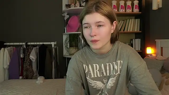 LynHillaire online show from 02-09-26, 11:58