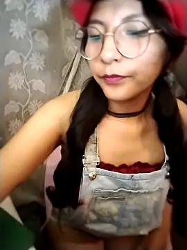 Regina Shine online show from 10-31-25, 03:07