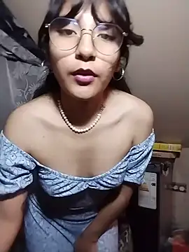 Snapshot of Regina_Shine chatting on 08-04-26, 02:37 Regina Shine online show from 08-04-26, 02:37