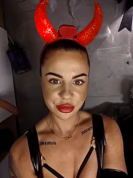 BabyFaceMia online show from 10-28-25, 04:09