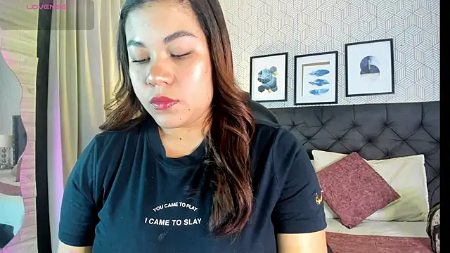 sophie  blare online show from 06-24-26, 07:02