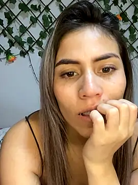 Snapshot of DannaftDavid chatting on 10-14-25, 09:37 DannaftDavid online show from 10-14-25, 09:37