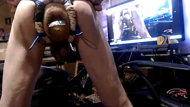 Snapshot of BiglovelyXXL chatting on 11-10-25, 05:17 BiglovelyXXL online show from 11-10-25, 05:17