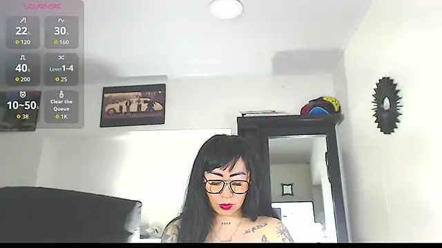 Vicky hotmilf online show from 10-31-25, 11:00