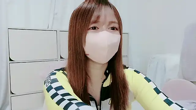 Snapshot of Hanachan_Gcup_ chatting on 10-31-25, 11:33 Hanachan Gcup  online show from 10-31-25, 11:33