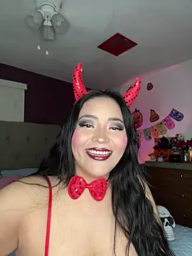 MyHoneyFrida online show from 10-28-25, 04:38