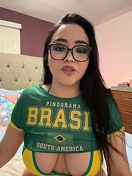 MyHoneyFrida online show from 01-17-26, 12:48