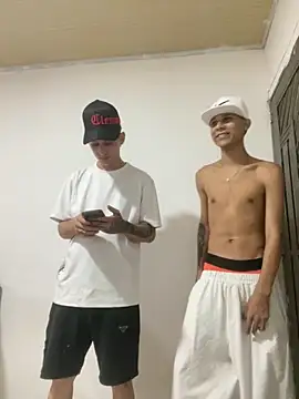 Snapshot of spicyboysvenezuelan chatting on 09-29-25, 05:56 spicyboysvenezuelan online show from 09-29-25, 05:56