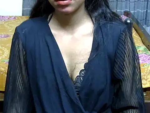 Snapshot of AlisaPari2007 chatting on 09-09-25, 05:01 AlisaPari2007 online show from 09-09-25, 05:01