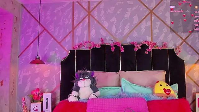 LindaWz  online show from 02-24-26, 04:43