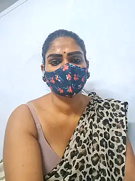 Snapshot of sherlin24 chatting on 10-14-25, 04:41 sherlin24 online show from 10-14-25, 04:41