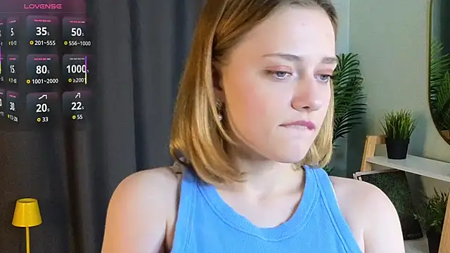 HollieCollelo online show from 11-13-25, 03:16