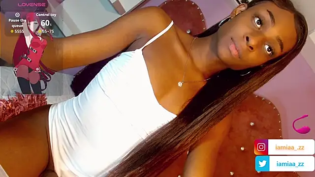 Snapshot of MariahMendezz chatting on 11-25-25, 07:36 MariahMendezz online show from 11-25-25, 07:36