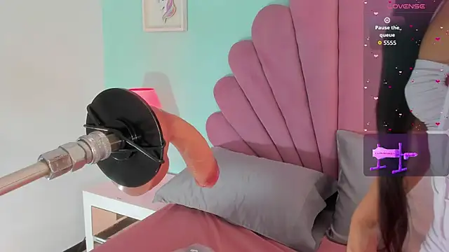 emma clarke  online show from 11-23-25, 03:50