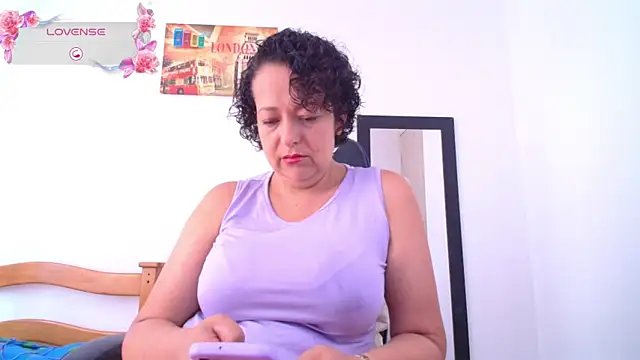 Snapshot of Miss_Oriana chatting on 09-17-25, 07:37 Miss Oriana online show from 09-17-25, 07:37