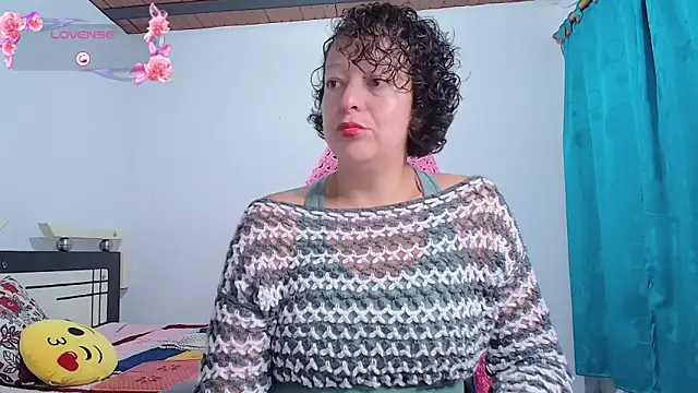 Snapshot of Miss_Oriana chatting on 10-09-25, 04:16 Miss Oriana online show from 10-09-25, 04:16