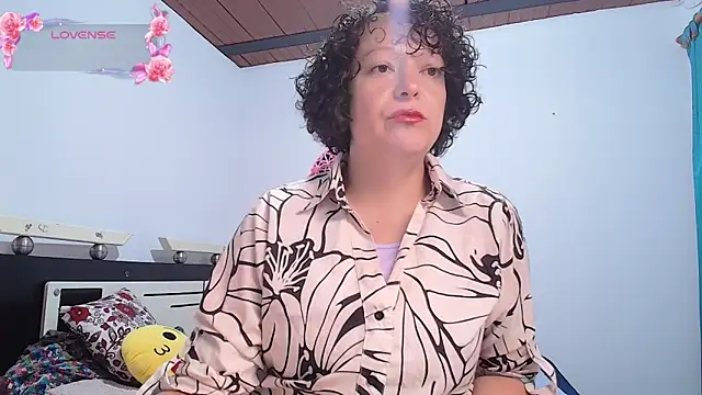 Snapshot of Miss_Oriana chatting on 10-16-25, 05:03 Miss Oriana online show from 10-16-25, 05:03
