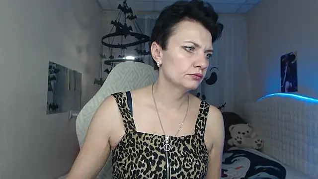 AvaSaturnian online show from 10-28-25, 01:36