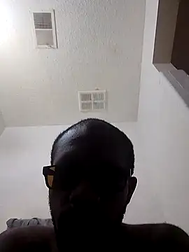 moneybaggtj online show from 10-21-25, 03:46