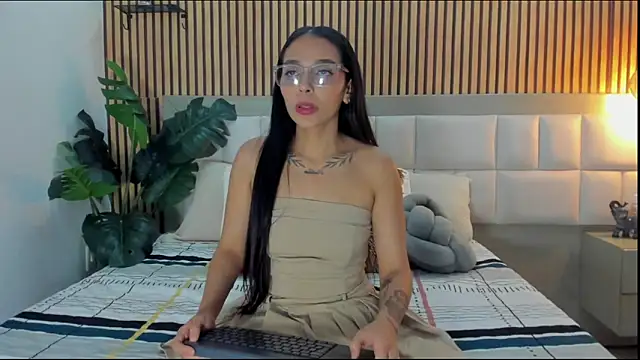 Snapshot of Roseaurora chatting on 02-11-26, 12:54 Roseaurora online show from 02-11-26, 12:54