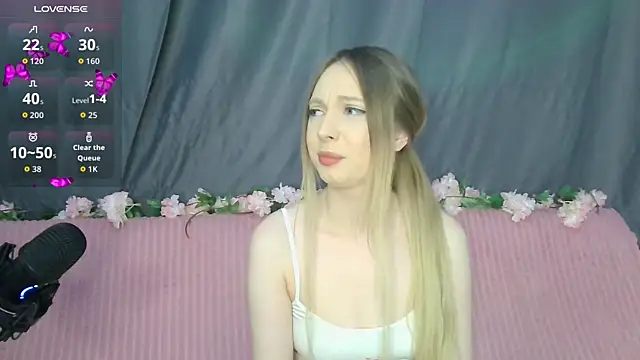 BabbbyFoxxx online show from 12-17-25, 04:07