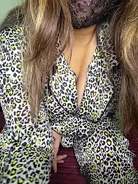 Snapshot of mysticlure-- chatting on 11-26-25, 12:11 mysticlure-- online show from 11-26-25, 12:11