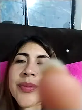 Snapshot of Camila_latina_0 chatting on 09-18-25, 01:18 Camila latina 0 online show from 09-18-25, 01:18